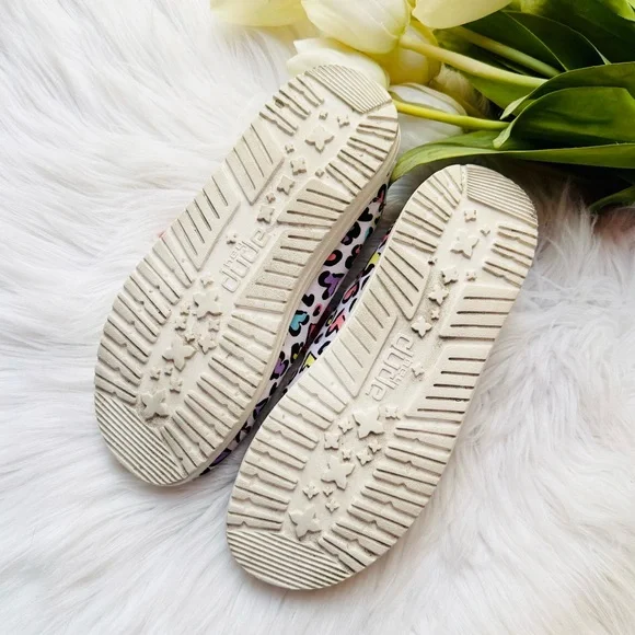 Kids Hey Dude Leopard Hearts Shoes - Picture 5 of 6